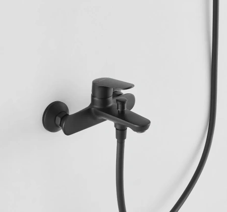 Смеситель для ванны Arrow AG3609MB настенный черный с душевым гарнитуром