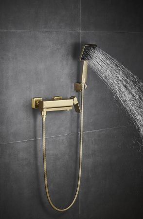 Смеситель для ванны и душа Fmark FS8724-22C настенный золото