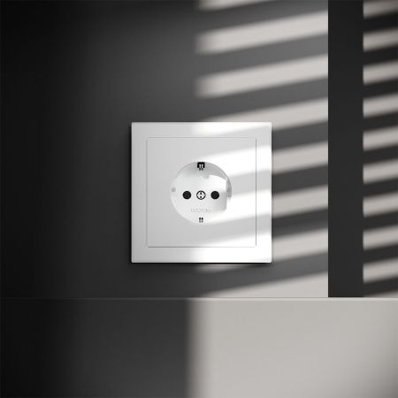 Розетка со шторками VOLTUM S70 VLS040202