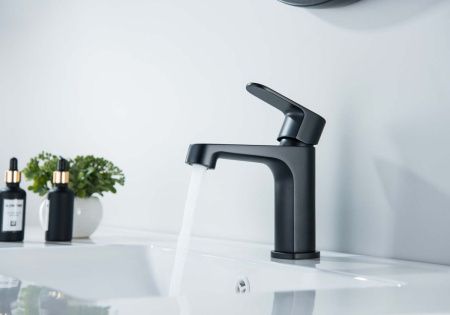 Смеситель Aquatek ОБЕРОН AQ1210MB на раковину черный