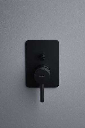 Смеситель для ванны с душем Allen Brau Priority 5.31011-31 встраиваемый в стену черный