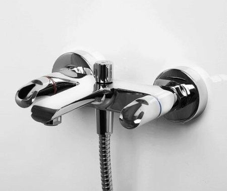 Смеситель для ванны Wasserkraft Lossa 1200 1201 настенный хром