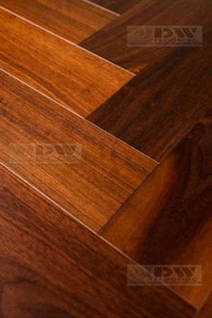 Инженерная доска DW Flooring DW-306U орех толщина 1,4 см 23 класс 610x127