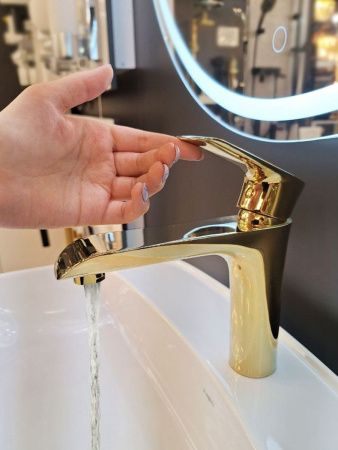 Смеситель AltroBagno Costanza AltroBagnoCostanza0125Or на раковину золото