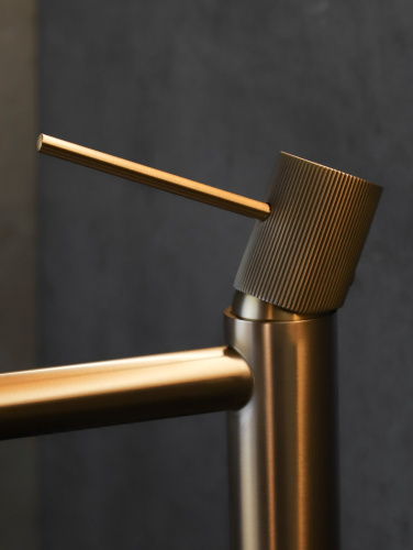 Смеситель для раковины AltroBagno Bilancia AltroBagnoBilancia010229BC на столешницу медь матовая - фото 5