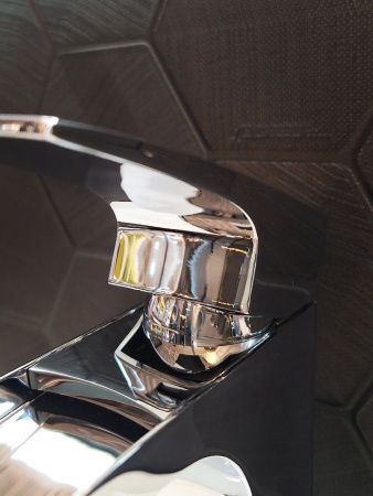 Смеситель AltroBagno Cascata AltroBagnoCascata0110Cr на раковину хром