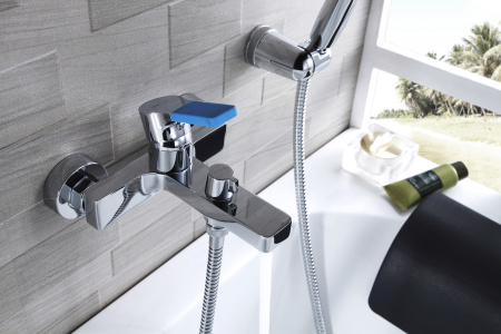 Смеситель для ванны LeMark Aura LM0614C настенный хром без термостата