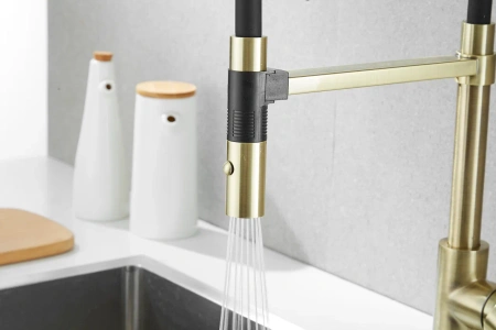 Смеситель для кухни Rose R133Q на мойку бронза