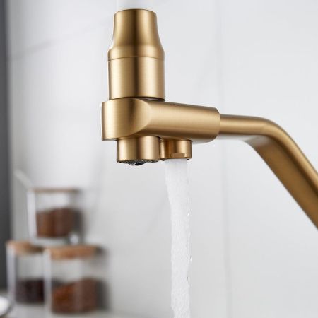Смеситель для кухни Rose R558G на мойку золото