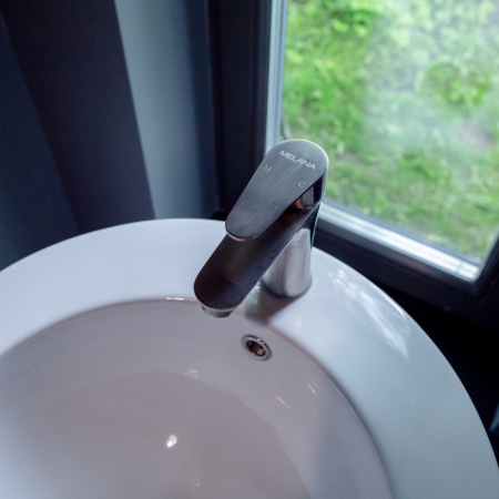 Раковина из сантехнического фарфора Melana B133-805 50х50 напольная цвет белый 1 отверстие под смеситель