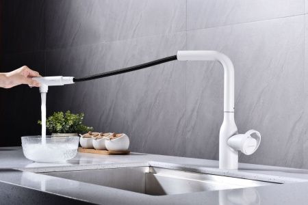 Смеситель для кухни Paulmark URBAN Ur213104-WH на мойку белый