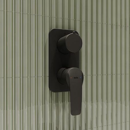 Смеситель для душа IDDIS Ray RAYBL00i68 встраиваемый в стену черный