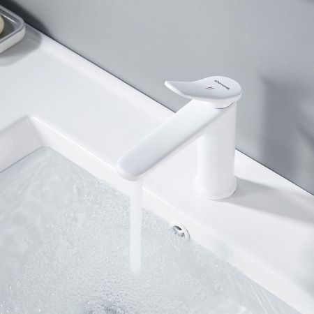 Смеситель Shevanik S4701C на раковину белый