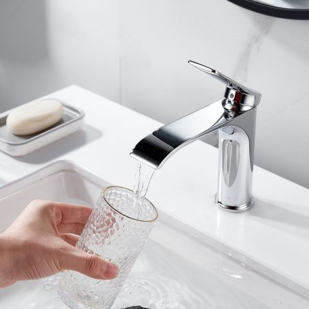 Смеситель Shevanik S4101 на раковину хром