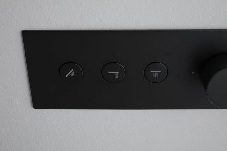 Смеситель для ванны с душем Allen Brau Liberty 5.33003-31 встраиваемый в стену черный с термостатом