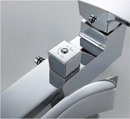 Душевая стойка ALMAes Turia SDI1820 настенная цвет хром