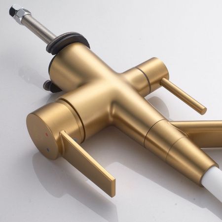 Смеситель для кухни Rose R558G на мойку золото