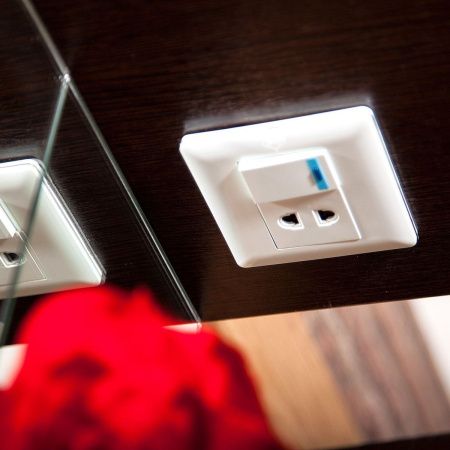 Зеркало-шкаф Бриклаер Бали 4627125411816 60х80 подвесной цвет белый/коричневый