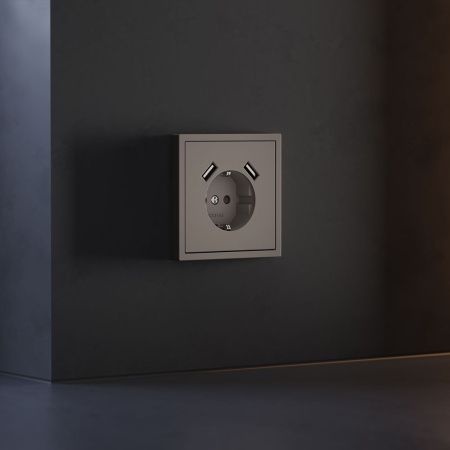 Накладка для розетки с заземлением и защитными шторками, с USB A+A VOLTUM S70 VLS000914