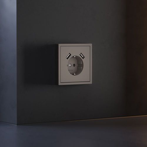 Накладка для розетки с заземлением и защитными шторками, с USB A+A VOLTUM S70 VLS000914 - фото 4