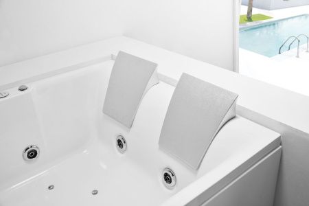 Ванна акриловая гидромассажная SSWW AU818R 180х120 пристенная прямоугольная с каркасом с ручками