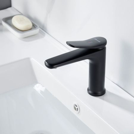 Смеситель Shevanik S4701H на раковину черный
