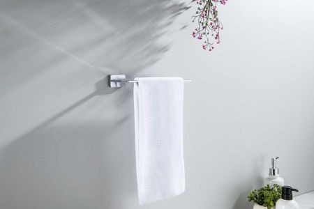 Полотенцедержатель Aquatek ЛИБРА AQ4319CR