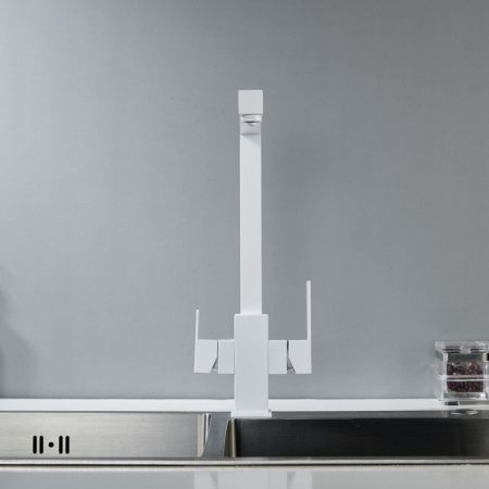 Смеситель для кухни Shevanik S148C на мойку белый