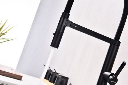 Смеситель для кухни Paulmark LEADER Le214101-AN на мойку черный