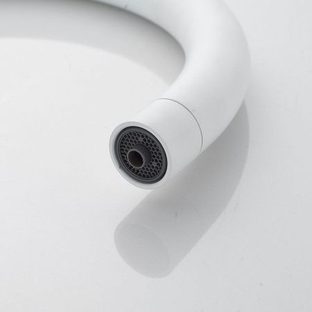 Смеситель для кухни Raffine F108C на мойку белый