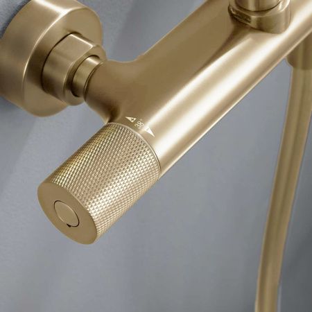 Душевая стойка Vincea Desire VSFS-1D0TBG настенная цвет золото с термостатом