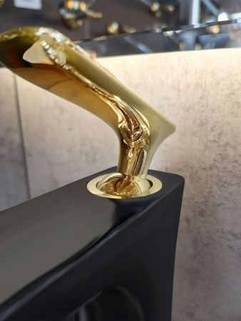 Смеситель для раковины AltroBagno Aperto AltroBagnoAperto010211NeOr на столешницу черный/золото