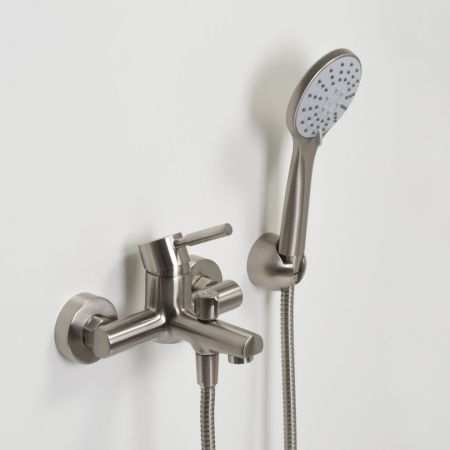 Смеситель для ванны и душа Wasserkraft Wern 4200 4201 настенный хром