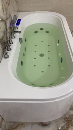 Ванна акриловая Frank 20156060 170х80 пристенная овальная с каркасом