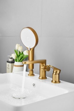 Смеситель BELZ B66713-5 на борт ванны золото