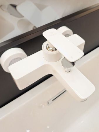 Смеситель для ванны AltroBagno Aperto AltroBagnoAperto0208Bi настенный белый