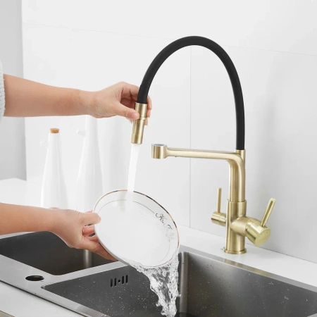 Смеситель для кухни Rose R658Q на мойку бронза