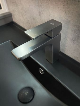 Смеситель AltroBagno Lamberto AltroBagnoLamberto0139GM на раковину оружейная сталь