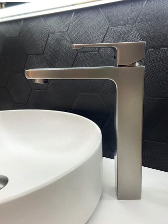 Смеситель для раковины AltroBagno Lamberto AltroBagnoLamberto010224GM на столешницу оружейная сталь