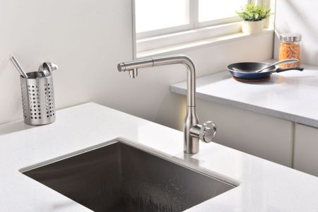 Смеситель для кухни Paulmark URBAN Ur213104-BS на мойку никель