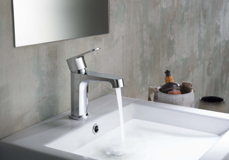 Смеситель Aquatek ОБЕРОН AQ1210CR на раковину хром без термостата