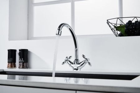 Смеситель DECOROOM DR53 DR53012 на раковину хром
