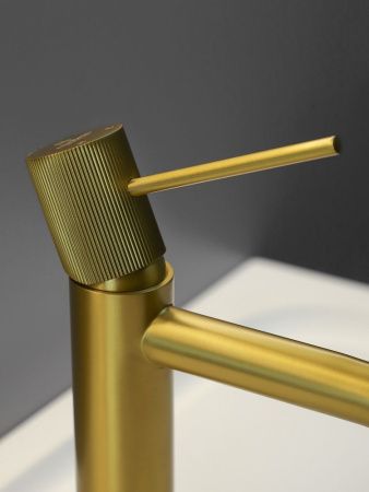 Смеситель AltroBagno Bilancia AltroBagnoBilancia0142BG на раковину золото