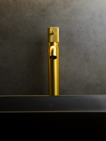 Смеситель для раковины AltroBagno Bilancia AltroBagnoBilancia010227BG на столешницу золото матовое