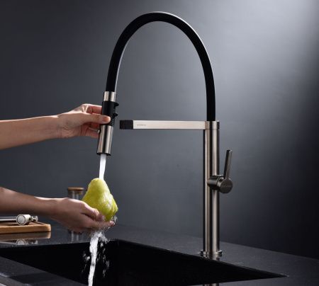 Смеситель для кухни Paulmark LEADER Le214101-BS на мойку никель