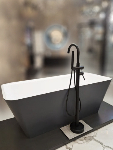 Смеситель для ванны AltroBagno Metropoli AltroBagnoMetropoli020202NeOp напольный черный матовый - фото 2