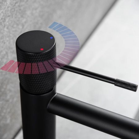 Смеситель Vincea Desire VBF-1D1MB на раковину черный