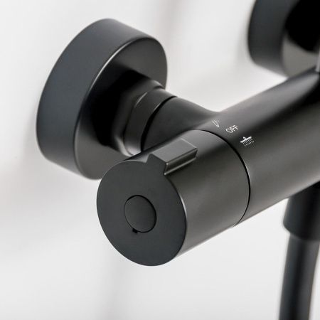 Душевая стойка Clever UP!URBAN 61003 настенная цвет черный