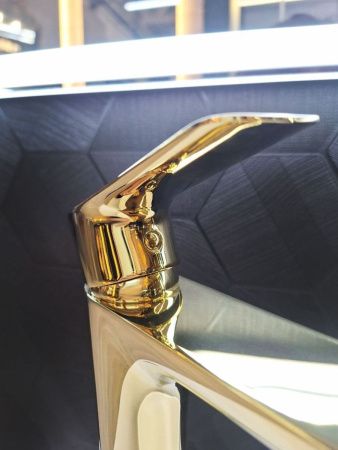 Смеситель для раковины AltroBagno Costanza AltroBagnoCostanza010214Or на столешницу золото