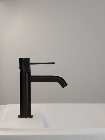 Смеситель AltroBagno Bilancia AltroBagnoBilancia0143MB на раковину черный